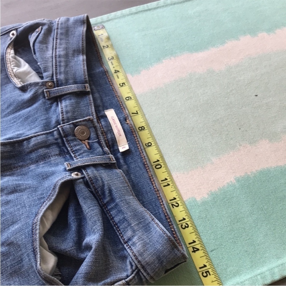 Levi’s Classic Bootcut Floral Embroidered Mid Rise Jeans Size 6 - Picture 13 of 15